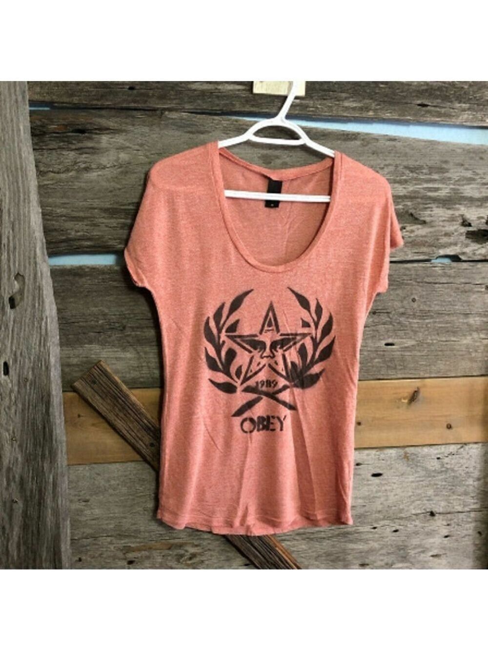 𝅺obey Size Med Red Logo Scoop Neck T-Shirt